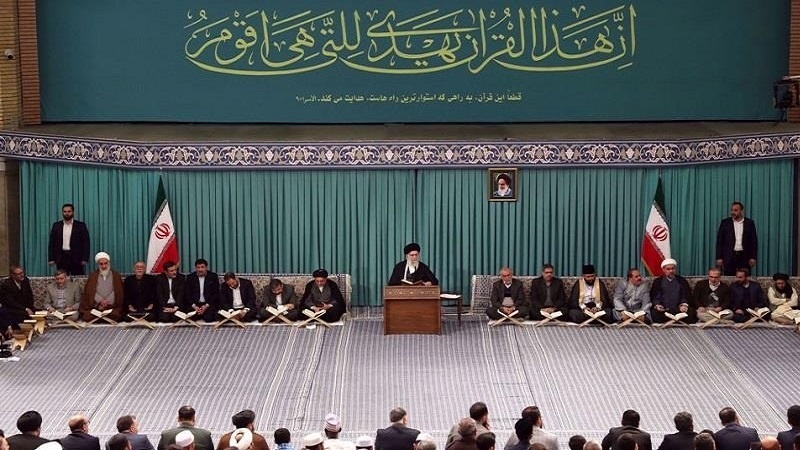 Ayatullah Khamenei bertemu para peserta MTQ Internasional Tehran ke-40.