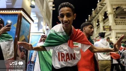 Festimi i iranianëve pas fitores së kombëtare së Iranit përball kombëtares së Japonisë/Foto