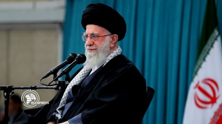رهبرمعظم انقلاب اسلامی تاکید کردند: حضور در انتخابات و حفظ وحدت ملی