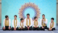 聖コーランの暗記・暗唱を競う第40回国際コーラン・コンテストの参加者ら