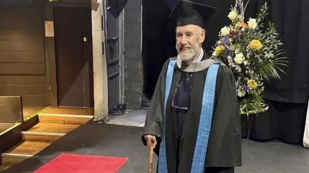 د انګلستان ښاریز په ۹۵ کلنۍ کښې ایم ای کړي ده