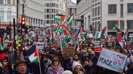 Pawai Ribuan Pengunjuk Rasa Pro-Palestina di London
