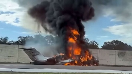 米フロリダ州で小型機墜落、2人死亡