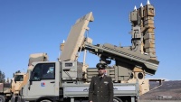 イランで、弾道ミサイル・低高度対応の2防衛システムを公開
