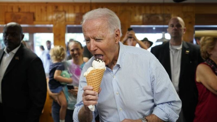 ביידן אכל גלידה בזמן שדיבר על האסירים הישראלים