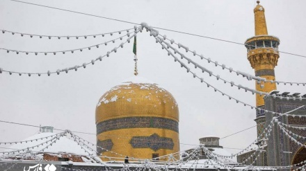 (FOTO DEL GIORNO) Nevicata a Mashad, mausoleo Imam Reza (as)