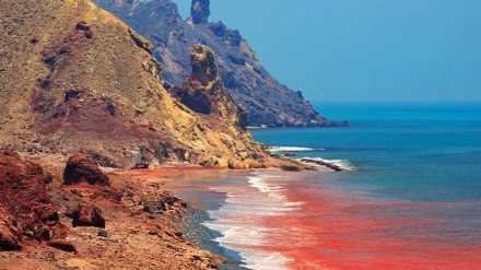 Pulau Hormuz di Teluk Persia 