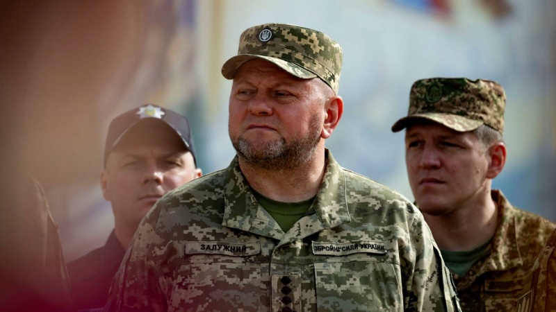 Volodymyr Zelensky shkarkoi kryekomandantin e ushtrisë ukrainase