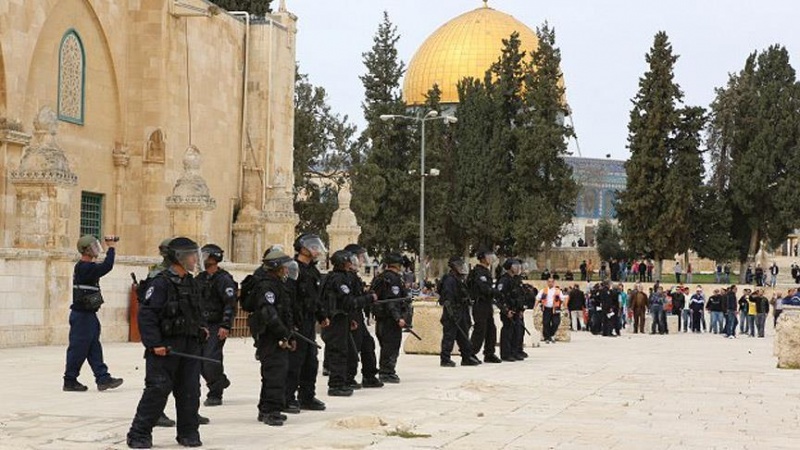 Israele limita accesso alla moschea Al-Aqsa, Hamas invita alla mobilitazione