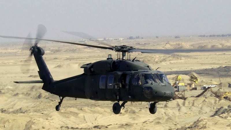 تعمیر یک فروند بالگرد آمریکایی در نیروی هوایی حکومت طالبان