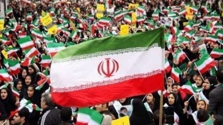 راهپیمایی شکوهمند 22 بهمن در سراسر ایران اسلامی آغاز شد