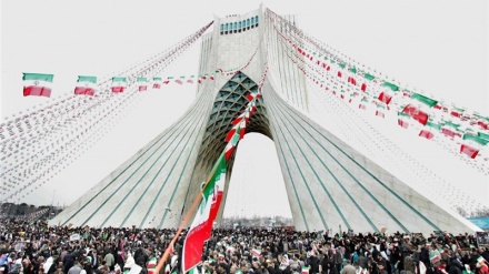 Fillon marshimi madhështor i 22 Bahmanit në të gjithë Iranin