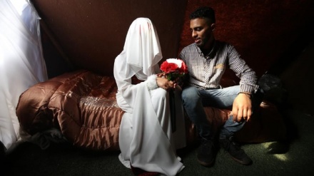 Di Tengah Serangan Israel, Remaja Palestina Ini Menikah