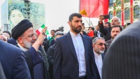テヘランで開催されたイランイスラム革命勝利４５周年記念大行進に出席するライースィー大統領