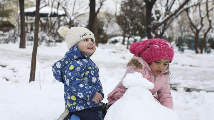 (FOTO) Tehran, la gioia della prima neve - 1
