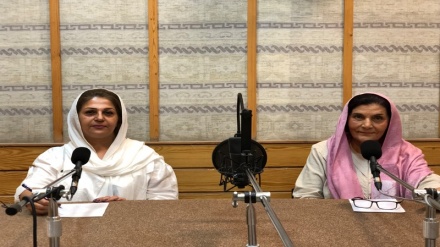 مصاحبه رادیو اشوری ارومیه با سرکار خانم ویولت سرگیزی و سرکار خانم ناهرین 