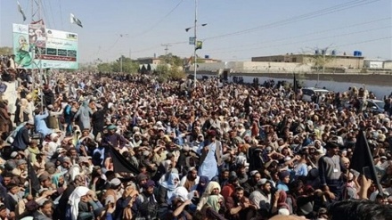   تأکید تحصن‌کنندگان پاکستان به رفع محدودیت تردد با افغانستان 