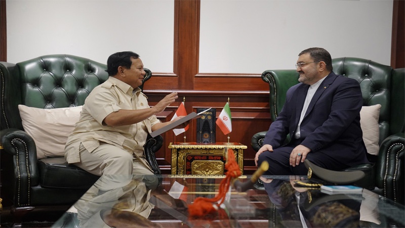 Menhan RI Prabowo Subianto saat menerima kunjungan Dubes Iran, Mohammad Boroujerdi