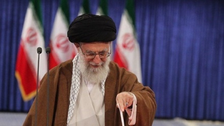 رهبر معظم انقلاب:  چشم دنیا امروز به ایران است
