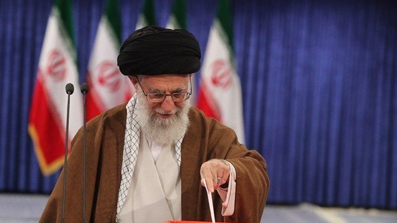 Pemimpin Besar Revolusi Islam Iran, memberikan suara pada pemilu Parlemen Iran 2024