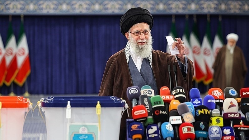 Отражение выборов в Иране в зарубежных СМИ; восторженное присутствие народа является фактором авторитета Ирана