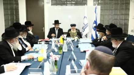 חוק הרבנים: חוק ההדתה והבורות