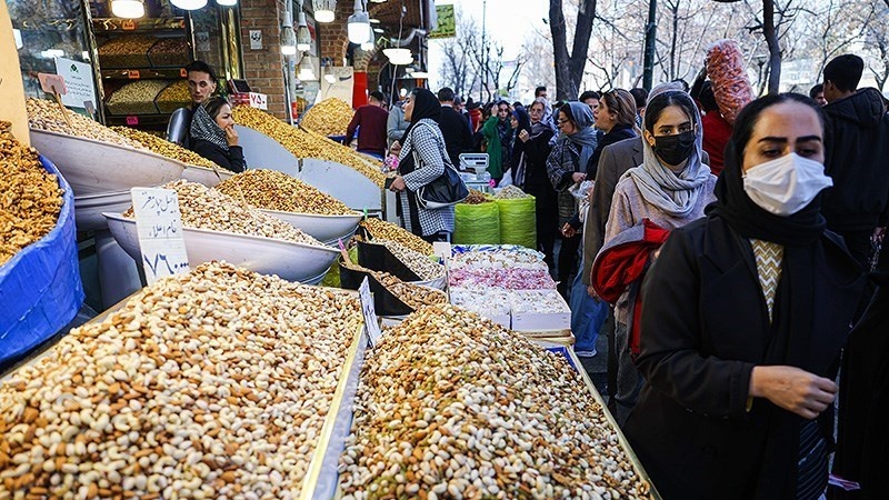 Pasar di Tehran, 14 Maret 2024.