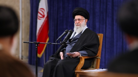 Rahbar: Logika Republik Islam Iran, Melawan Front Arogan