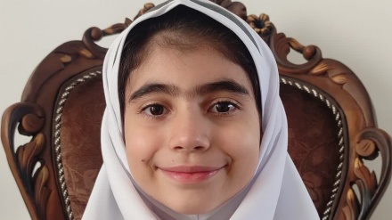 イランの8歳の少女が、プログラミング世界大会で優勝