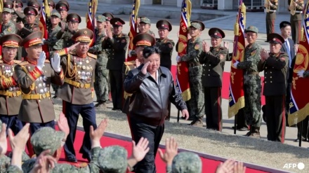 Kim Jong-un Memeriksa Unit Tank ‘Seoul’