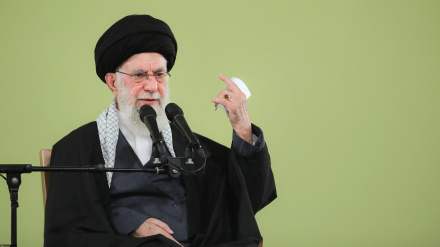 İslomi İnğılobi Ali Rəhbər:seonist rejimi hestemoni dıjdə zulmi bə oxo rosney roy dəvom bəkarde