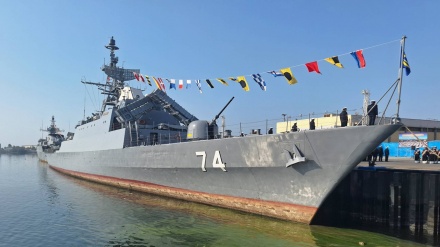 两艘新驱逐舰加入伊朗海军服役