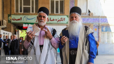 ایران کې ۱۶ ساعته رایه اچوونه ترسره شوه.