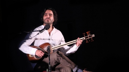 Блеск иранского музыканта на российском музыкальном фестивале
