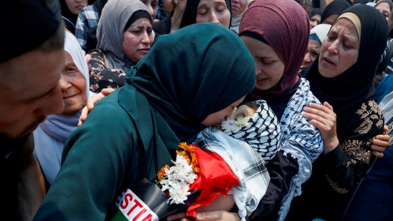 وزیر امور زنان فلسطین: روزانه ۶۳ زن در غزه شهید می شوند