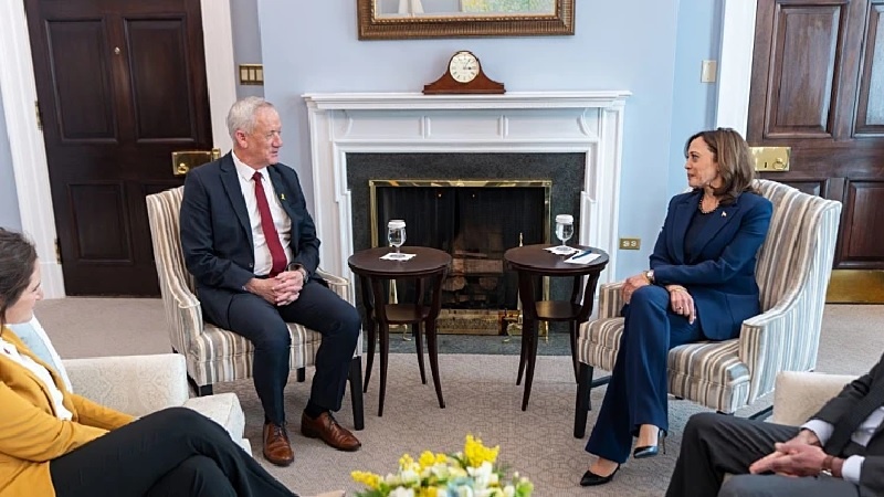 גנץ נפגש עם סגנית נשיא ארה