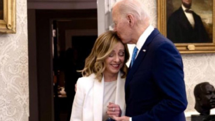 «Նոր դիվանագիտական թրենդ». Բայդենը համբուրել է Իտալիայի վարչապետի գլուխը 