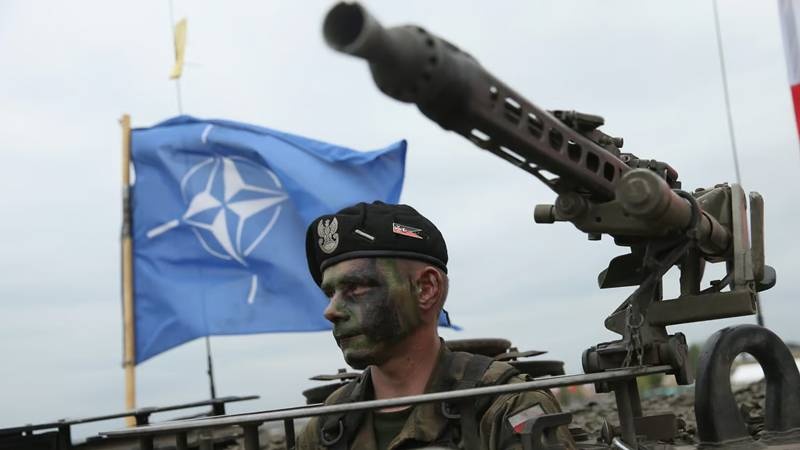 Persone e organizzazioni spagnoli chiedono scioglimento immediato della NATO