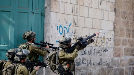 El Halil'e düzenlenen Siyonist saldırısında Filistinli bir din adamı şehit oldu