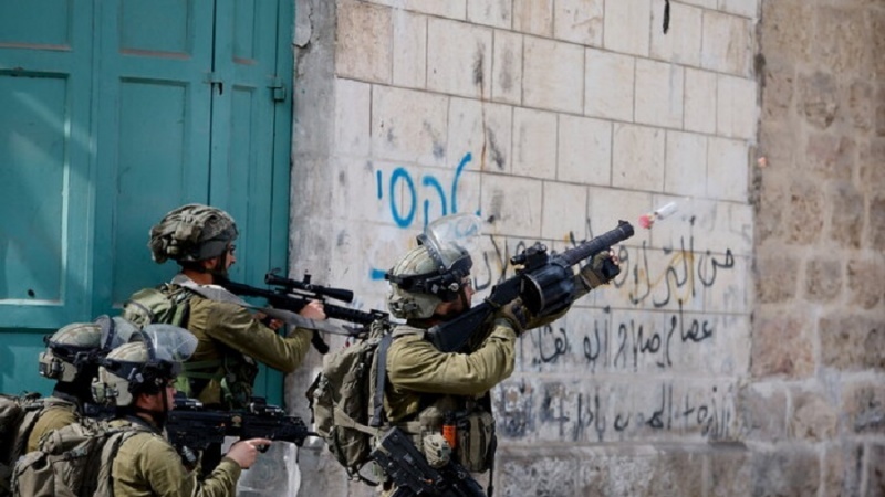 El Halil'e düzenlenen Siyonist saldırısında Filistinli bir din adamı şehit oldu