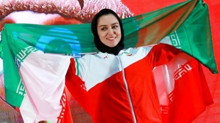 Otak Publik Dunia Dibombardir Hoaks soal Kondisi Perempuan Iran