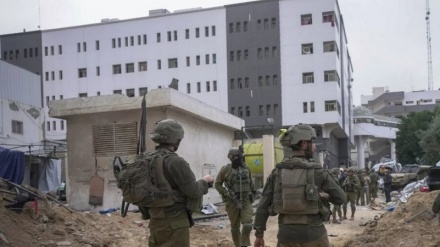 (VIDEO) Gaza, irruzione delle forze israeliane in ospedale al-Shifa