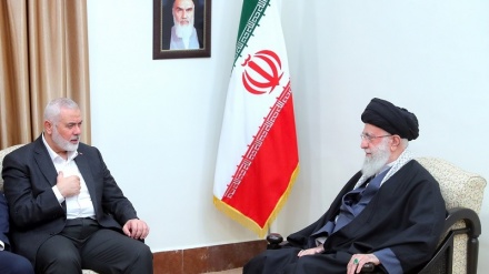 Haniyeh trifft Irans Revolutionsführer