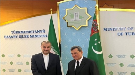 İran ve Türkmenistan dışişleri bakanları bir araya geldi