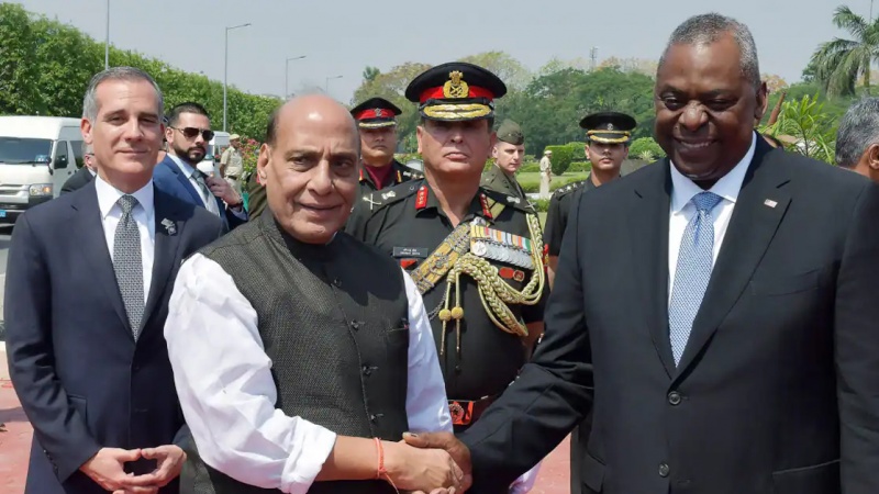 भारत और अमेरिका के रक्षामंत्रियों ने एक दूसरे से टेलीफोनी वार्ता की