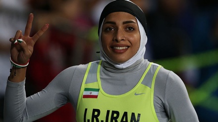 伊朗女运动员赢获美国田径比赛银牌