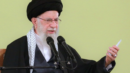 Ayatollah Khamenei: La Resistenza ha fronteggiato i piani degli Usa nella regione + FOTO