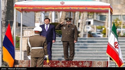 İran ve Ermenistan savunma bakanlarının Tahran'da bir araya gelmeleri