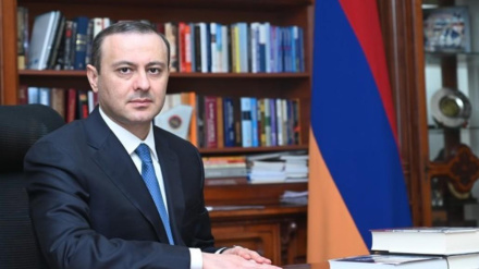 «Զվարթնոց» օդանավակայանում ծառայությունը ամբողջությամբ պետք է իրականացնեն Հայաստանի սահմանապահները․ ԱԽ քարտուղար