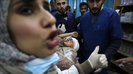 (AUDIO) Umiliati, picchiati e fatti inginocchiare per ore, medici a Gaza denunciano Israele